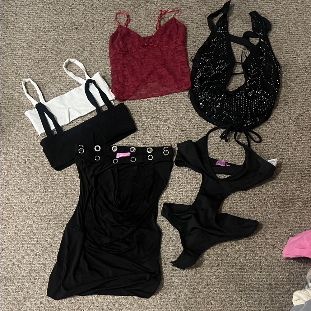 Edikted Bundle!! 4 Tops, 1 bodysuit, 1 dress all size small